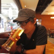 Hello Wood 將未來主義小屋帶進森林與紐約市天台間